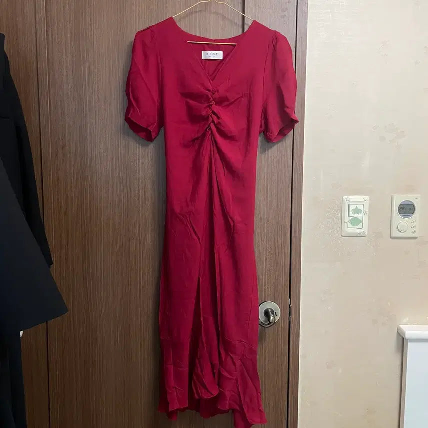 [BUNJANG] Red Shirring V-Neck Long Dress / 무료 ) 레드 원피스 셔링 원피스 브이넥 롱 원피스 레드 롱원피스