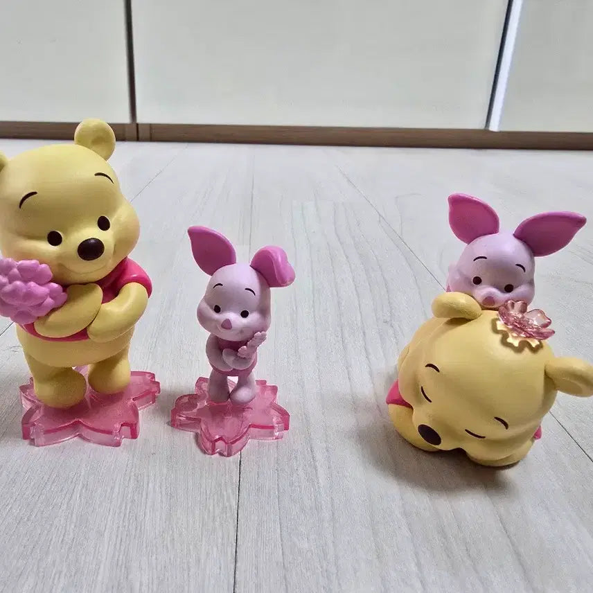 [BUNJANG] Miniso Disney Sakura Collection Spring Language Pooh &amp; Piglet Figures (Bundle Set) / (미니소) 디즈니 사쿠라 컬렉션 스프링 랭귀지 피규어 (일괄)