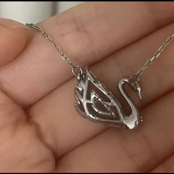 [BUNJANG] Swarovski Dancing Swan Necklace / 스와로브스키 댄싱스완