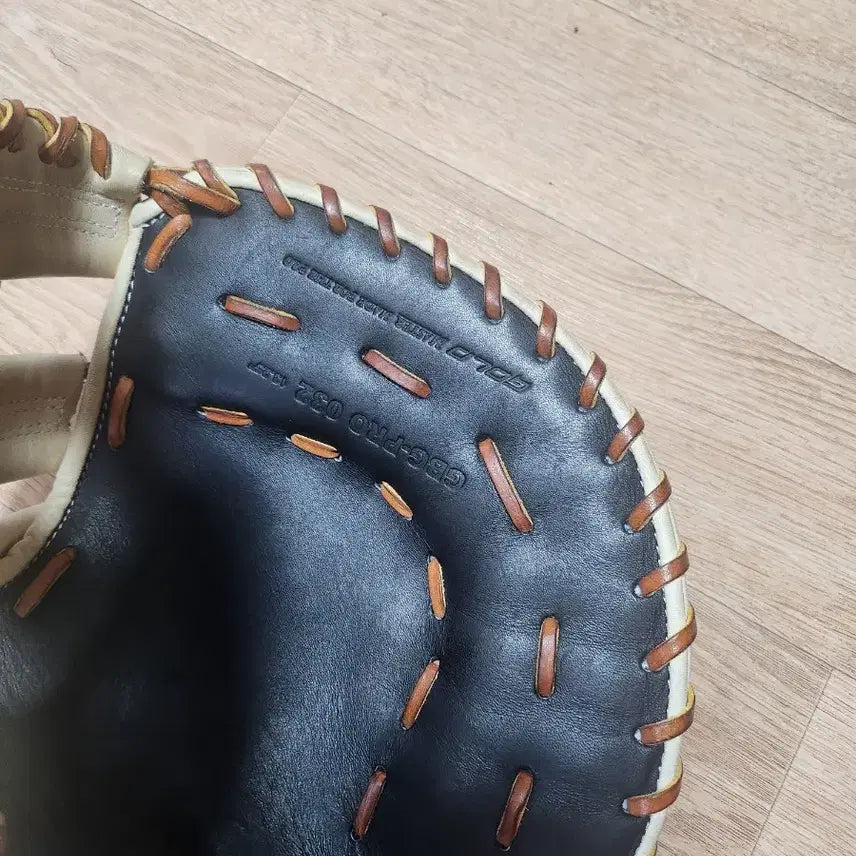 [BUNJANG] 1st Base Mitt / 골드1루미트