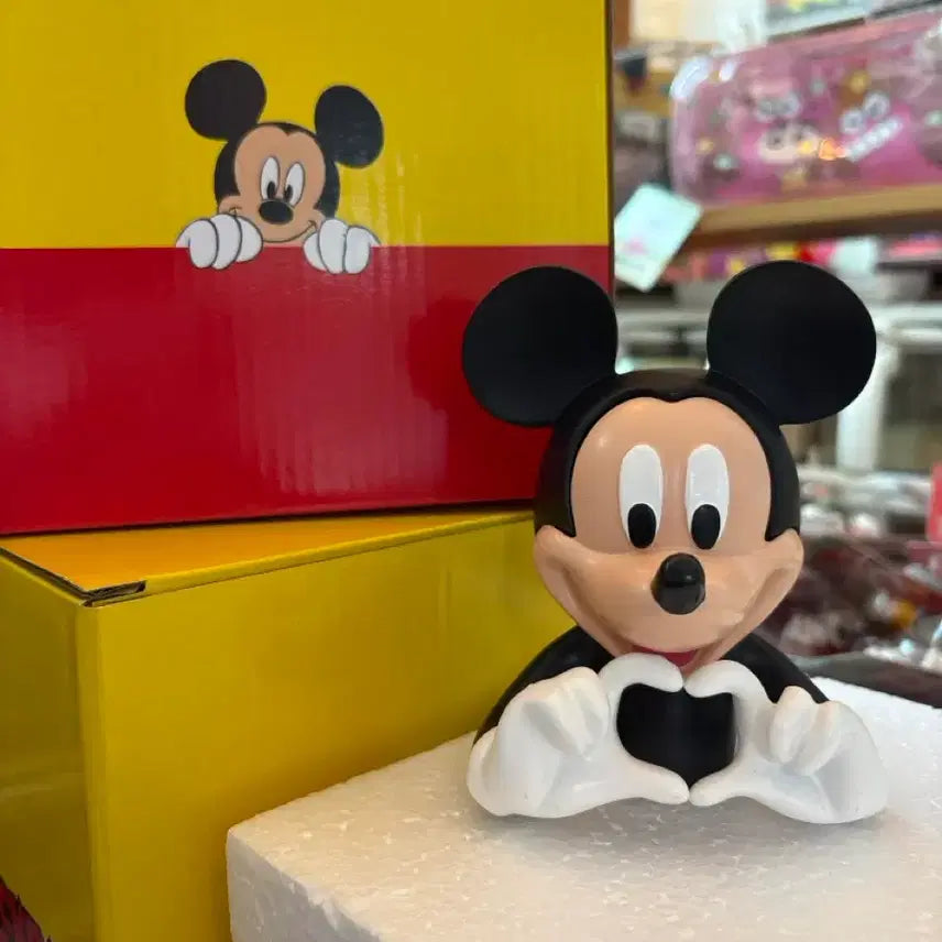 [BUNJANG] Mickey Mouse Heart Hands Figure / 미키 손하트 피규어