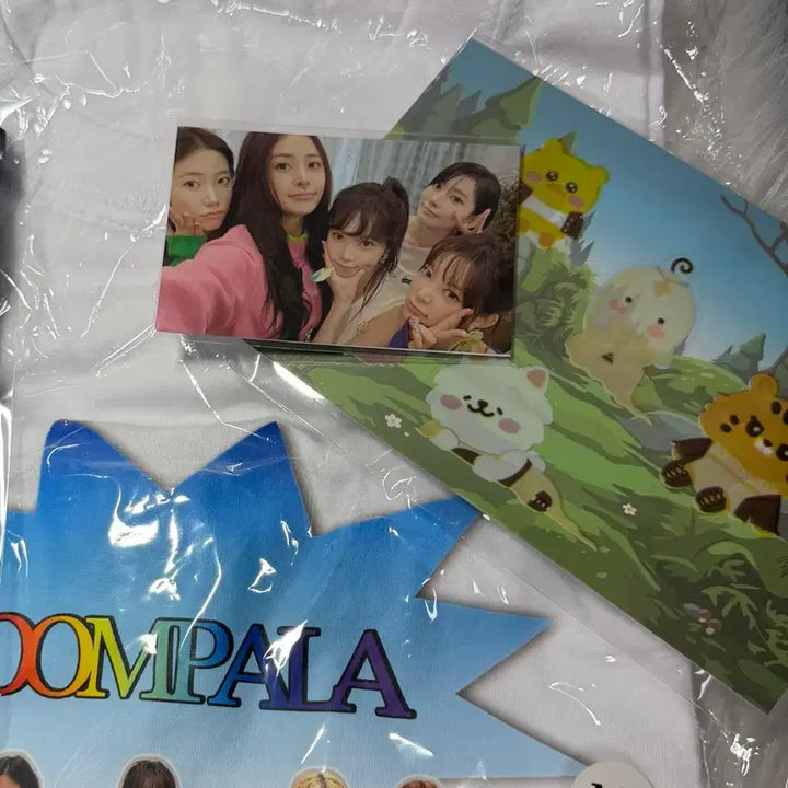 [BUNJANG] LE SSERAFIM BOOMPALA T-Shirt M + Slogan Set / 르세라핌 BOOMPALA T 붐팔라 티셔츠 m 슬로건 세트