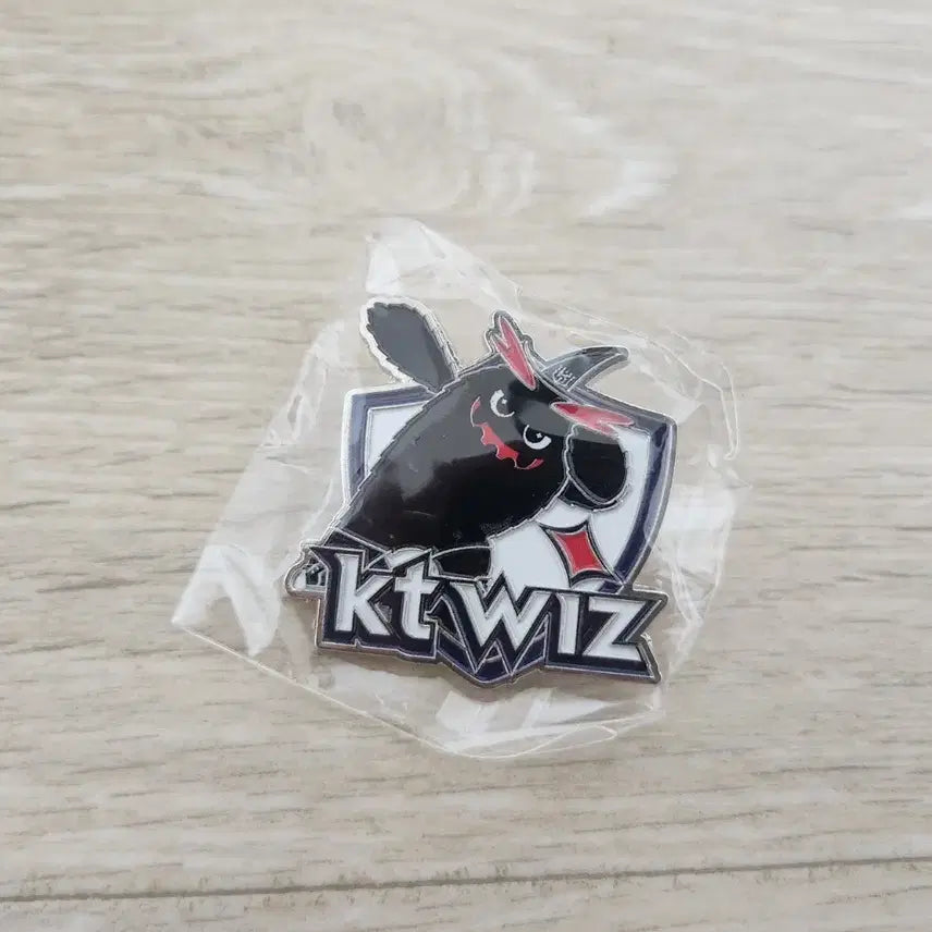 [SOLD OUT] KT위즈 마스코트 뱃지 판매합니다.