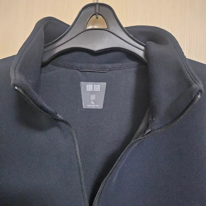 [BUNJANG] Uniqlo Black Half-Zip Sweatshirt XL / 유니클로 블랙 하프집업 맨투맨 XL