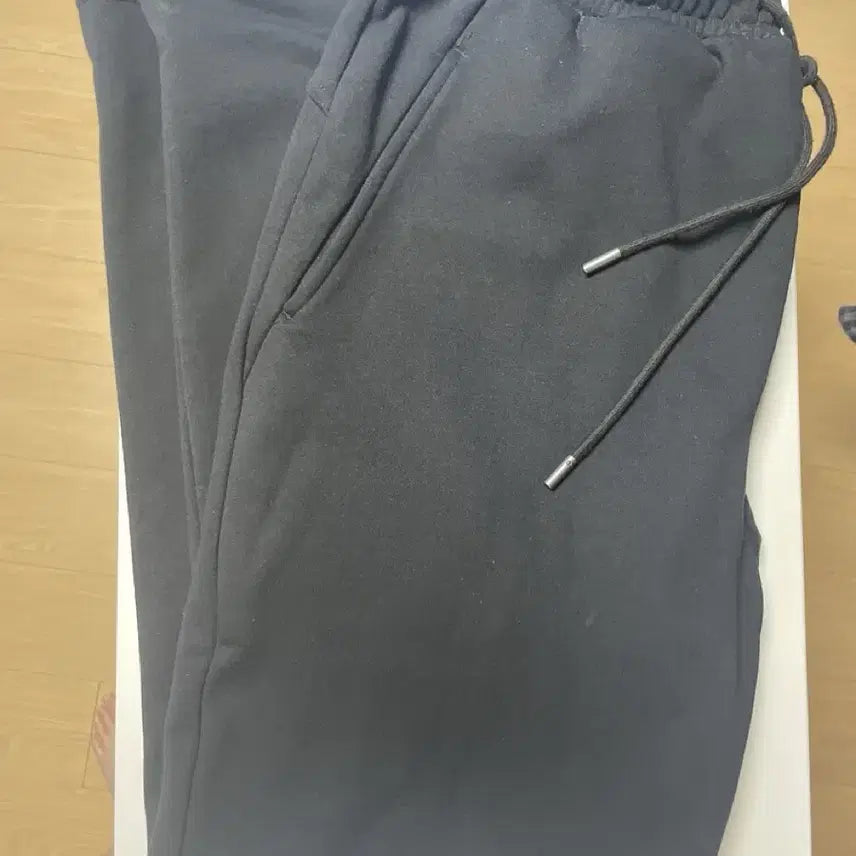 [BUNJANG] Peace Studio Flare Sweatpants Black / 피스스튜디오 060 플레어 스웻팬츠 블랙 2