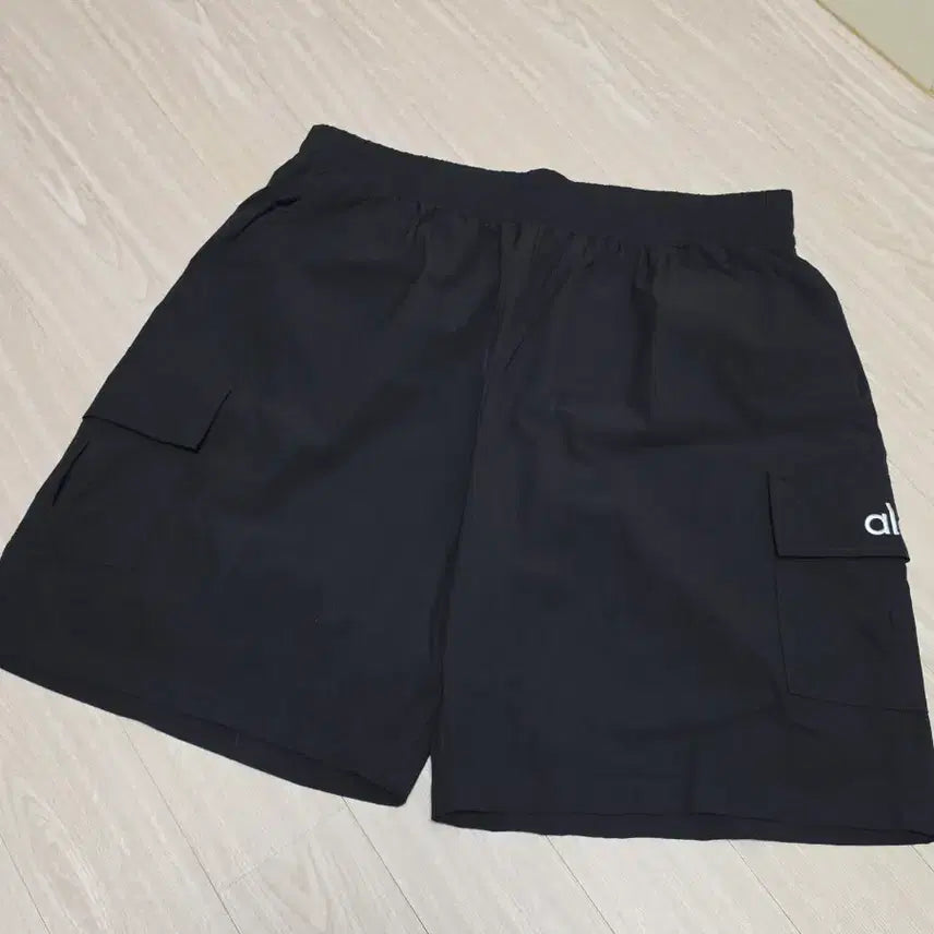 [SOLD OUT] (새상품급) 알로 alo 반바지 사이즈 2XL