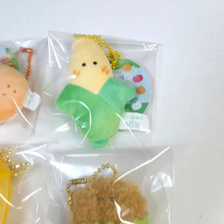 [BUNJANG] Tsuburana Hitomi "Cute Eyeball" Keychain Doll Set (Corn, Tangerine, Menchikatsu, Hotdog) / 귀여운 눈동자 키링 인형가챠 츠부라나히토미 (옥수수 귤 멘치카츠 핫도그)