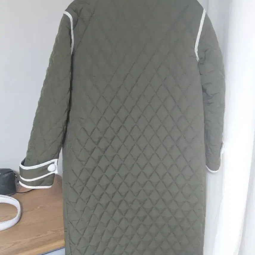 [BUNJANG] Dew E Dew E Padded Jumper / 듀이듀이도 패딩점퍼