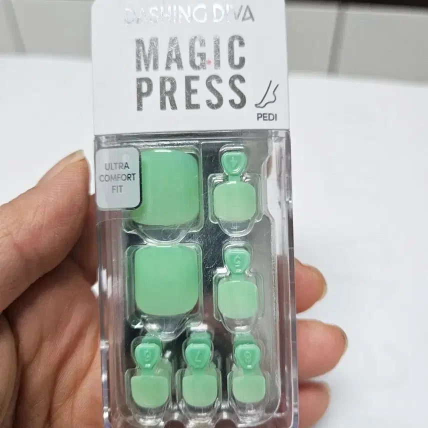 [BUNJANG] Dashing Diva Magic Press Pedi Gel Nail Mint / 대싱디바 매직프레스 페디 젤네일 민트