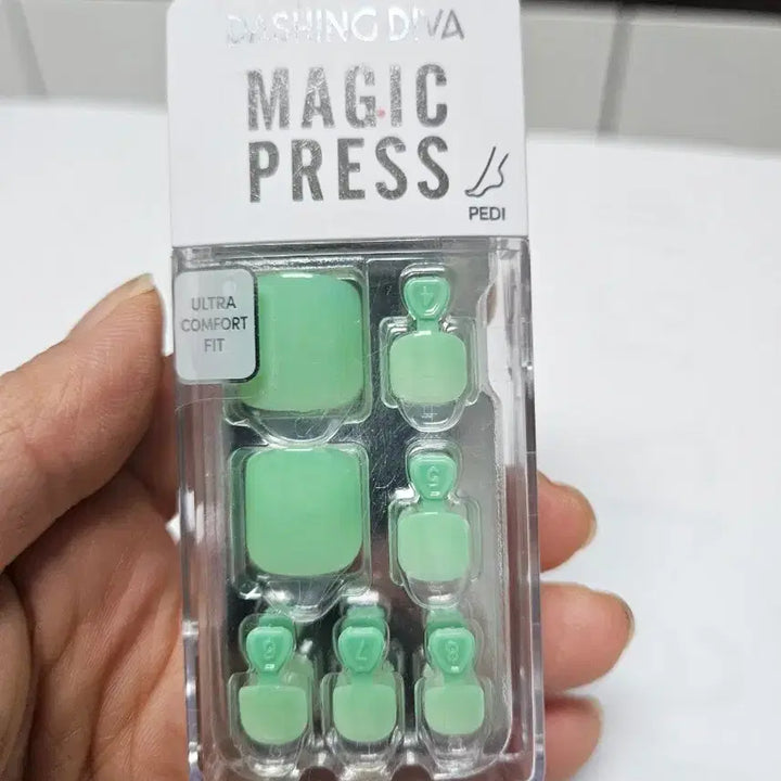 [BUNJANG] Dashing Diva Magic Press Pedi Gel Nail Mint / 대싱디바 매직프레스 페디 젤네일 민트
