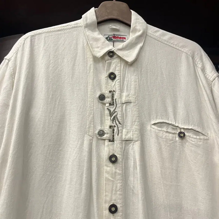 [BUNJANG] 80s Leaf Embroidery Silver Button Bavarian Linen Shirt / 80s 리프자수 실버버튼 트라흐텐 바바리안 린넨셔츠 N1686 쿠바