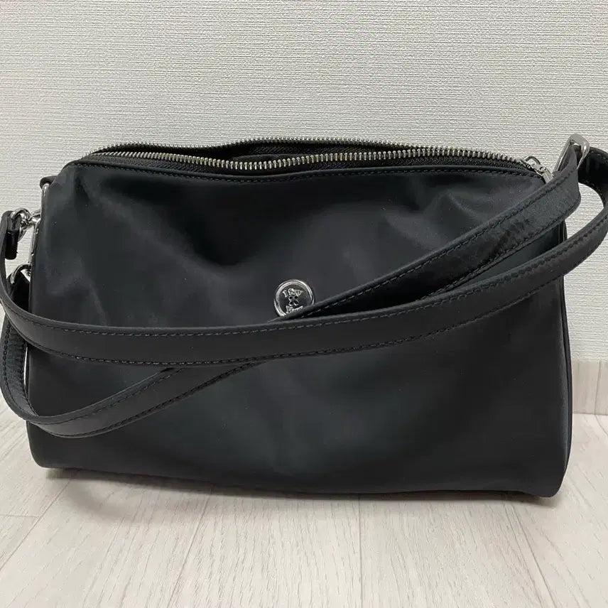 [BUNJANG] ISSEY MIYAKE Mellow Bag - Black / 아이 세이 예르 멜로우백 - 블랙