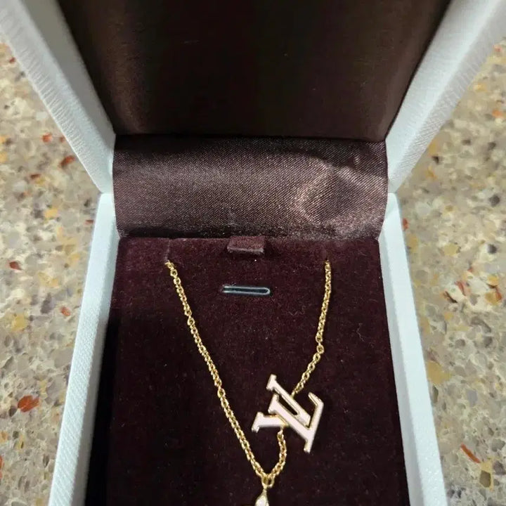 [BUNJANG] Louis Vuitton Gold Pink Bracelet / 정품  루이비통 골드 핑크 팔찌