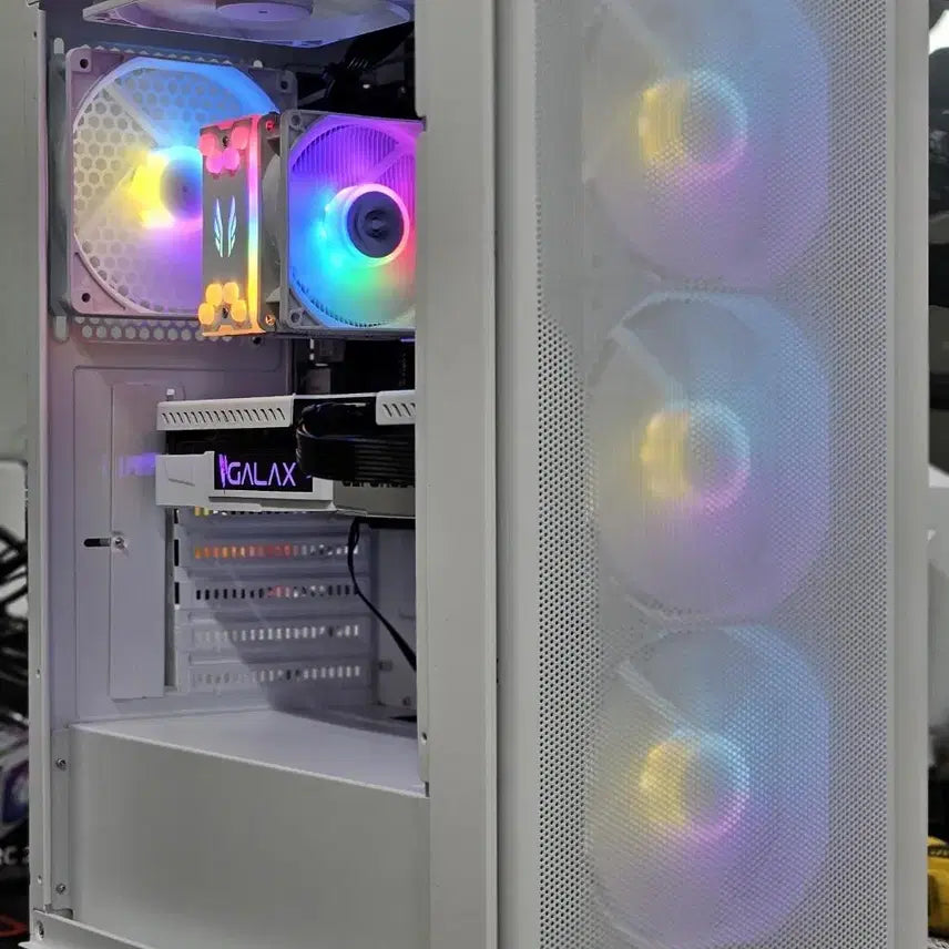 [BUNJANG] Black &amp; White Gaming Desktop PC - Intel i5 9400F / RTX 2060 / 블랙&amp;화이트 공냉 게이밍 컴퓨터 본체 i5 9400F/RTX 2060
