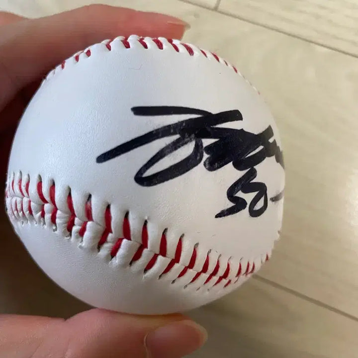 [BUNJANG] LG Twins Signed Baseballs Bundle Set (4) / LG트윈스 싸인볼 4개 일괄