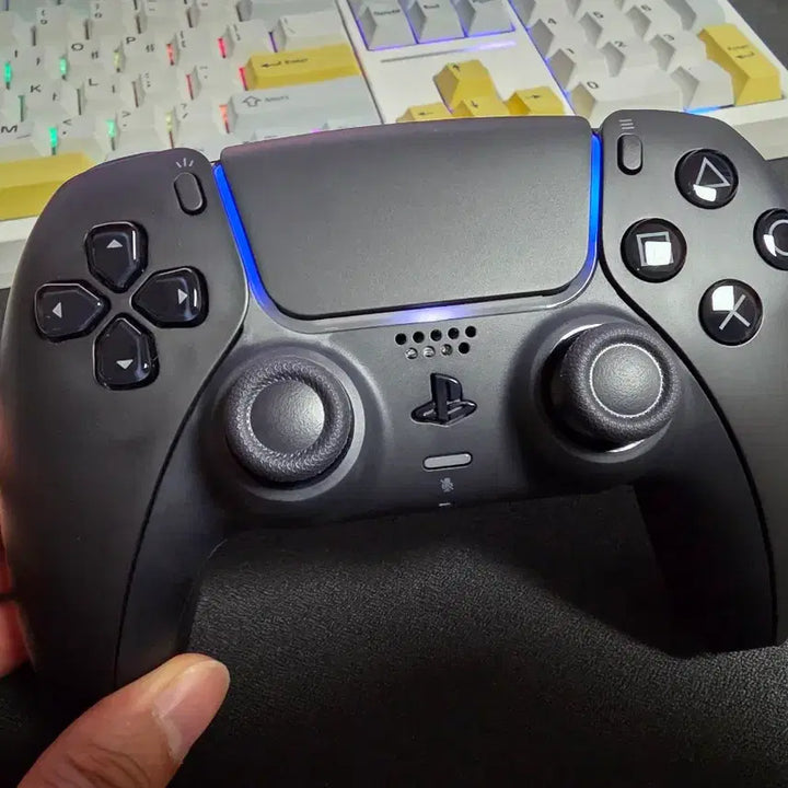 [BUNJANG] PlayStation 5 DualSense Controller Black (USB-C Cable Included) / PS5 듀얼센스 PC 블랙 (C타입케이블) 미사용 단순개봉품