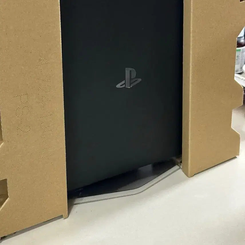 [BUNJANG] Sony PlayStation 4 Pro 1TB Jet Black Console / 플레이스테이션 4 프로 1TB 블랙 플스4