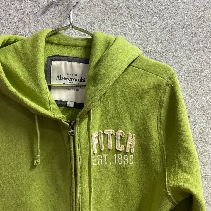 [BUNJANG] Abercrombie &amp; Fitch New York Olive Zip-Up Hoodie / 아베크롬비 앤 피치 뉴욕 올리브 후드집업 B5172