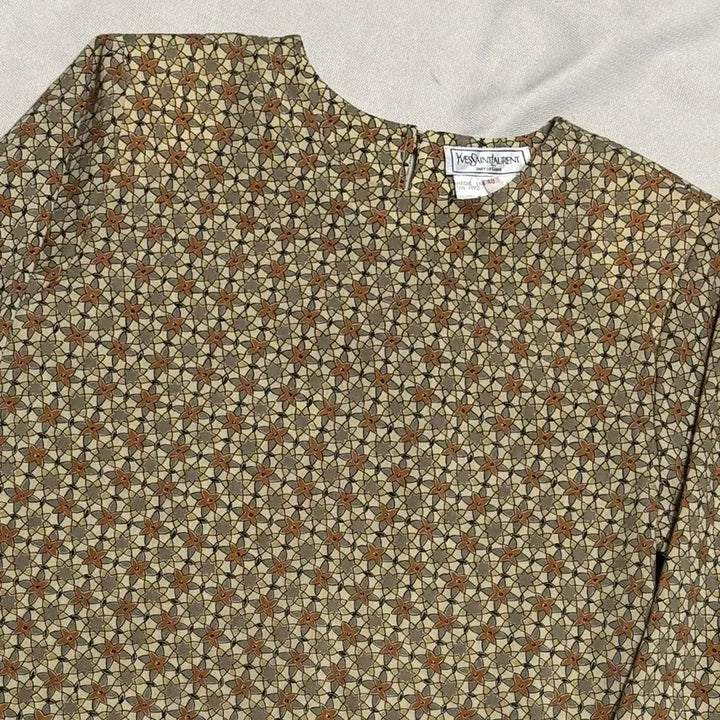[BUNJANG] Yves Saint Laurent French Pattern Blouse / 40 입생로랑 프랑스 패턴 블라우스