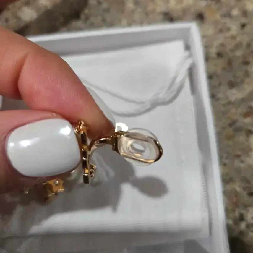 [BUNJANG] Dior Pearl Star Charm Earrings Touch Gold / 정품  새상품  디올 진주 별 장식 귀걸이 터치 골드
