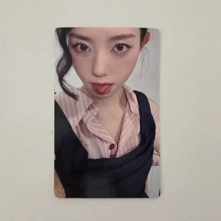 [BUNJANG] I.O.I Sohye Jump Up POB Photocard / 아이오아이 I.O.I 소혜 점프업 미공포 포카 포토카드