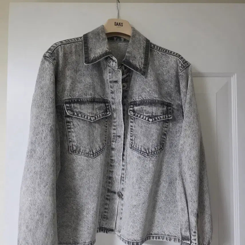 [BUNJANG] Bibi Flap Pocket Denim Shirt / 비비 플랩 포켓 데님 셔츠