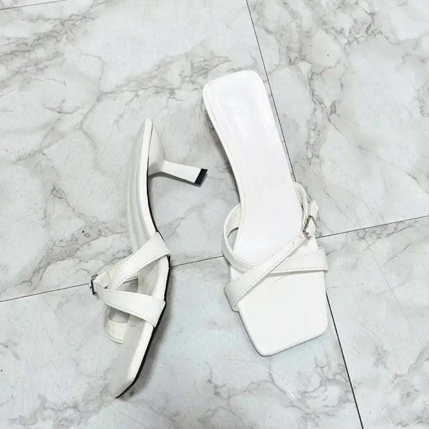 [BUNJANG] White Mule Heel Sandals (245) / ㅁ새상품ㅁ 화이트뮬힐 샌들힐 245