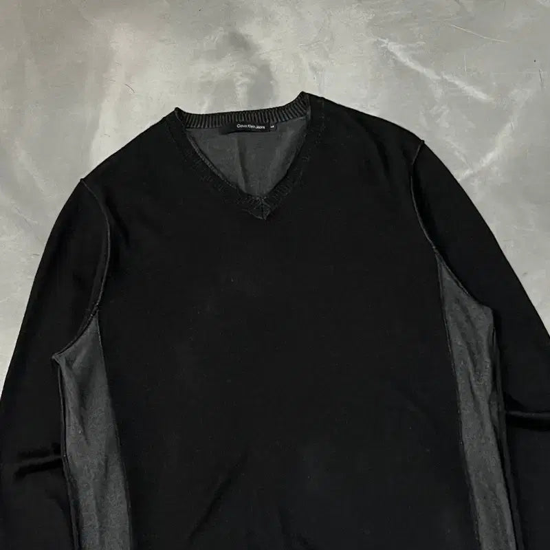 [BUNJANG] Calvin Klein Jeans V-Neck Knit Sweater / 캘빈클라인 진스 브이넥 니트 y18143