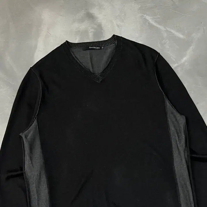 [BUNJANG] Calvin Klein Jeans V-Neck Knit Sweater / 캘빈클라인 진스 브이넥 니트 y18143