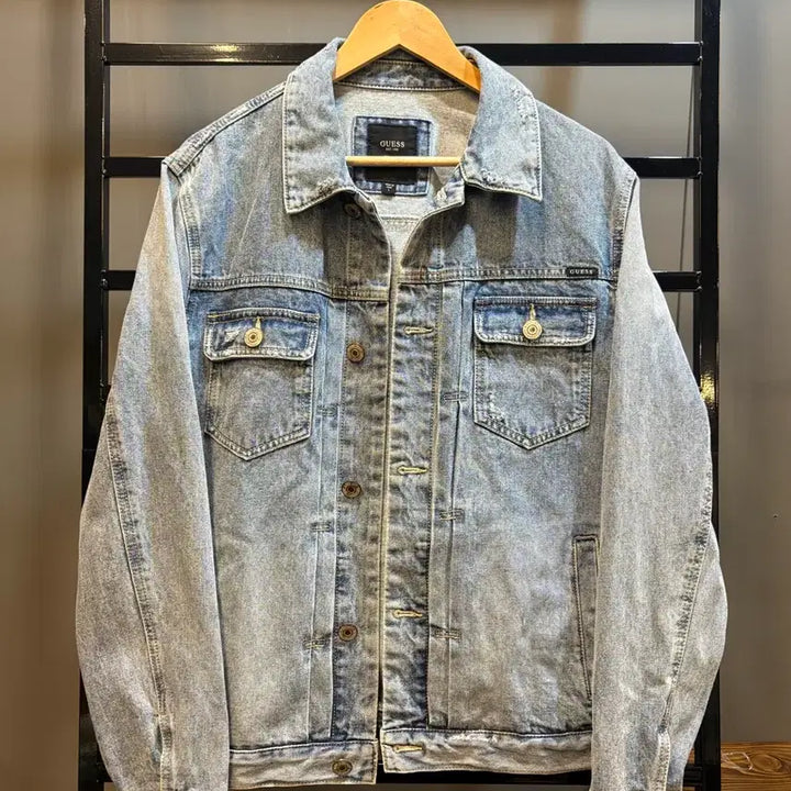 [BUNJANG] GUESS Vintage Washed Denim Jacket L / L사이즈 게스(GUESS) 빈티지 워싱 데님 자켓 / 청자켓 4.5