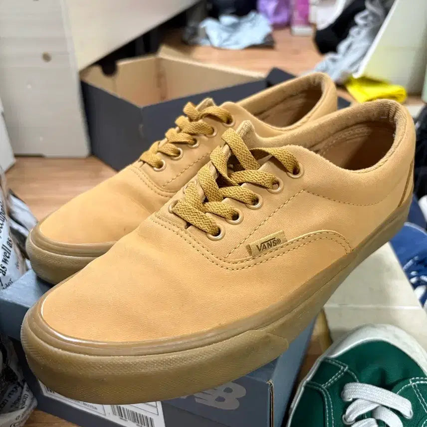 [BUNJANG] Vans Suede Casual Sneakers / 반스 스웨이드 카멜 카키 된장색 운동화