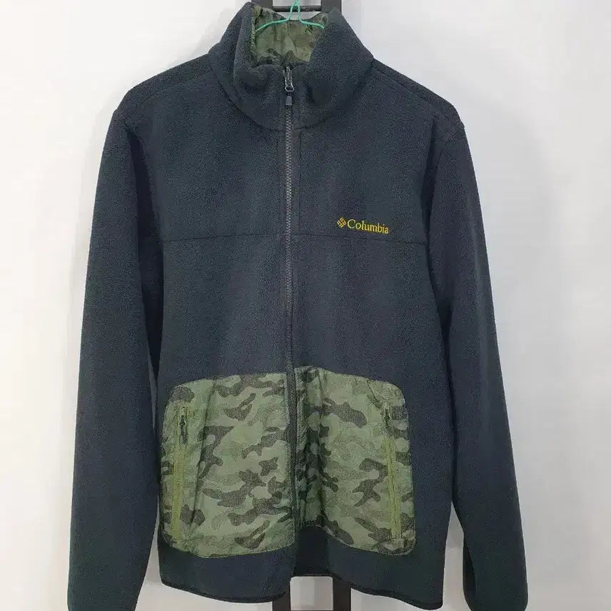 [BUNJANG] Columbia Fleece Camo Reversible Jacket (Size M) / 컬럼비아 후리스 카모 양면 자켓 m