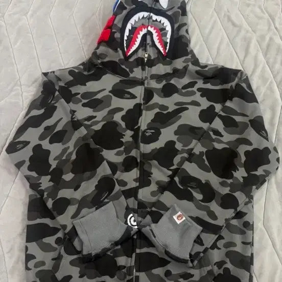[BUNJANG] BAPE Shark Camo Full Zip Hoodie / 베이프 싸게 팔아요