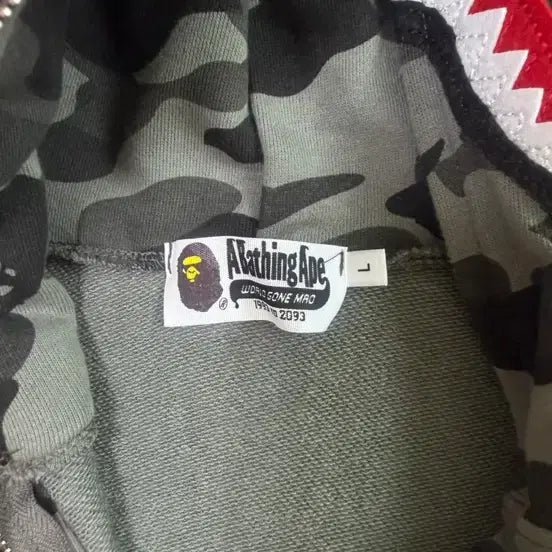 [BUNJANG] BAPE Shark Camo Full Zip Hoodie / 베이프 싸게 팔아요