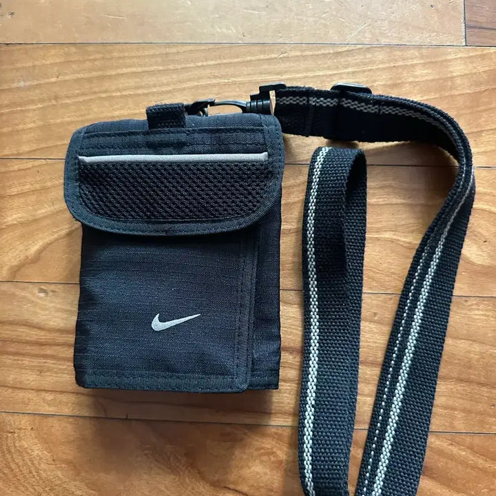 [BUNJANG] Nike Black Belt Bag / 나이키 목걸이가방 벨트백
