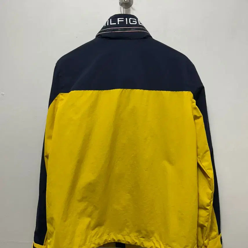 [BUNJANG] Tommy Hilfiger x Mercedes-Benz Windbreaker Jumper Yellow Size 95 / 타미힐피거 벤츠 바람막이 점퍼 옐로우95사이즈
