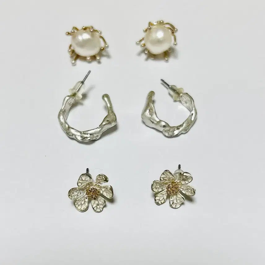 [BUNJANG] Pearl, Silver Hoop, Flower Motif Earring Set / 진주 귀걸이, 은색 링 귀걸이, 꽃 모양 귀걸이 세트 일괄