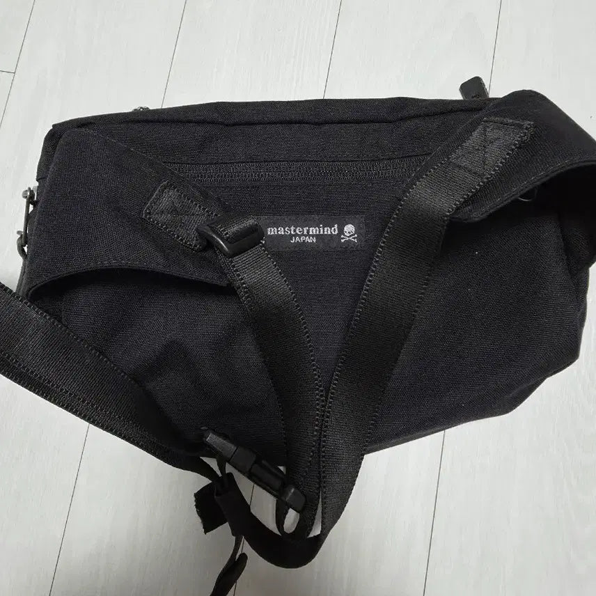 [BUNJANG] Eastpak X Mastermind Waist Bag / 이스트팩 X 마스터마인드 웨이스트백/힙색