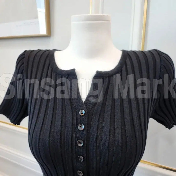 [BUNJANG] Apple Button Cropped Short Sleeve T-Shirt / [빠른발송] 애플단추반팔 크롭 섹시 벌어짐NO 쫀쫀 비침없음