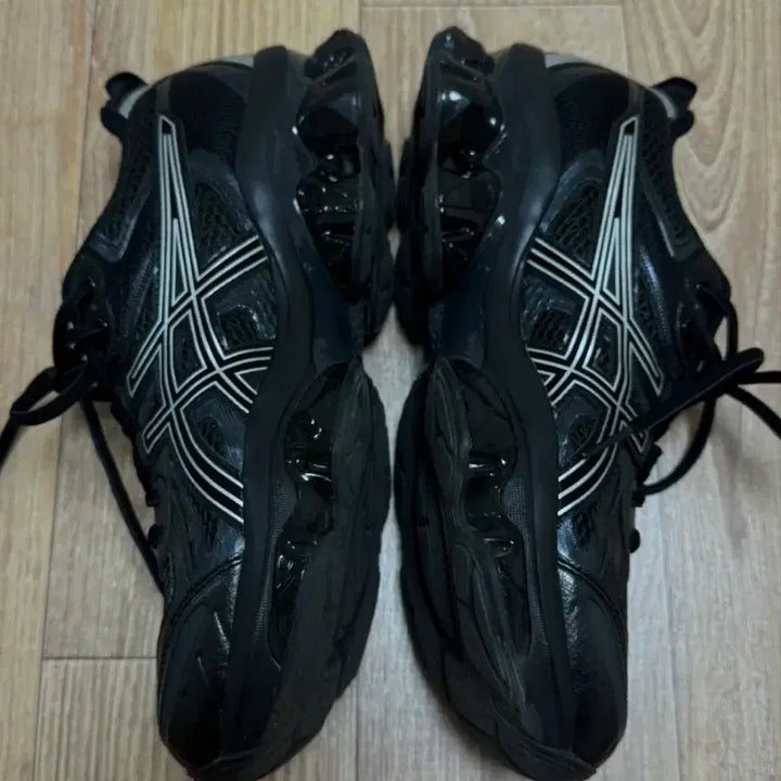 [SOLD OUT] [265] 아식스(asics) 젤 퀀텀 키네틱 그래파이트 그레이 블랙