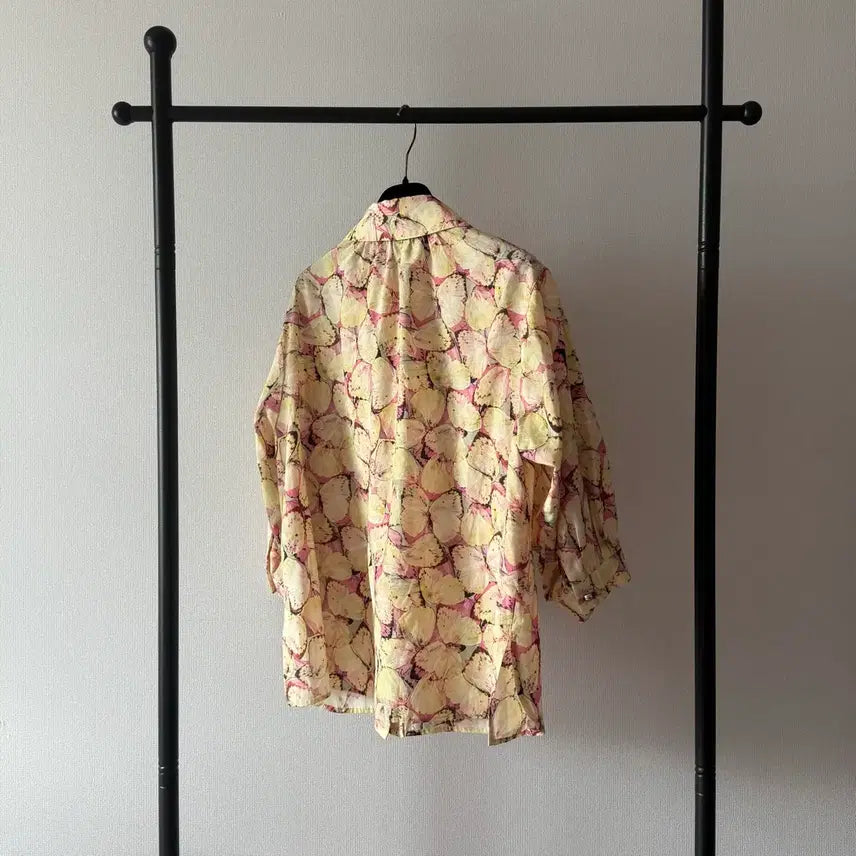 [BUNJANG] Michaa 2022 Linen Blend Butterfly Pattern Shirt / 22년도 미샤 michaa 린넨혼방 나비 패턴 셔츠