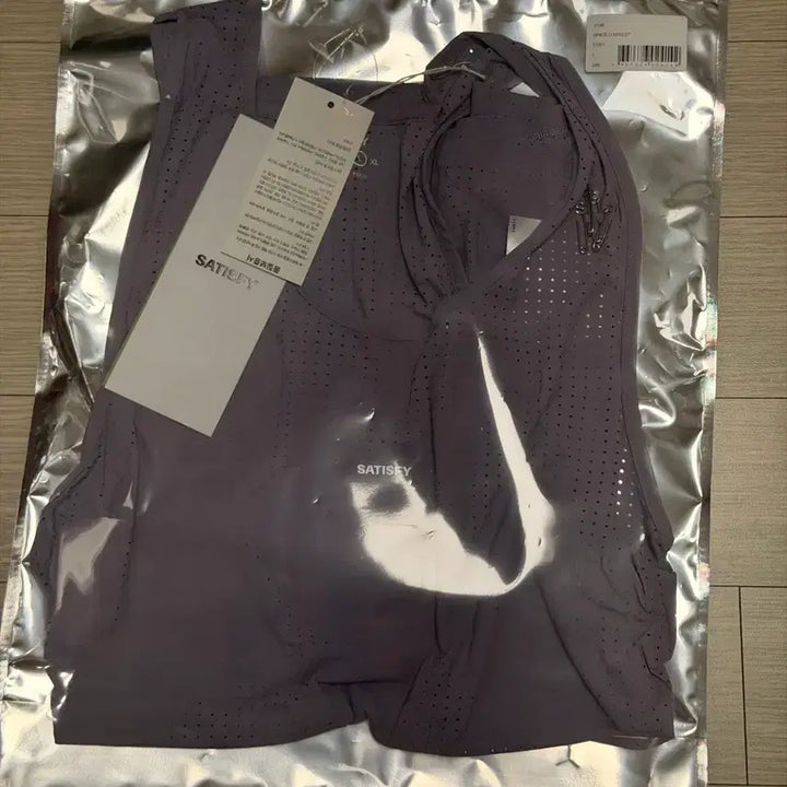 [BUNJANG] Satisfy Spaceo Singlet / L) 새티스파이 스페이스오 싱글렛