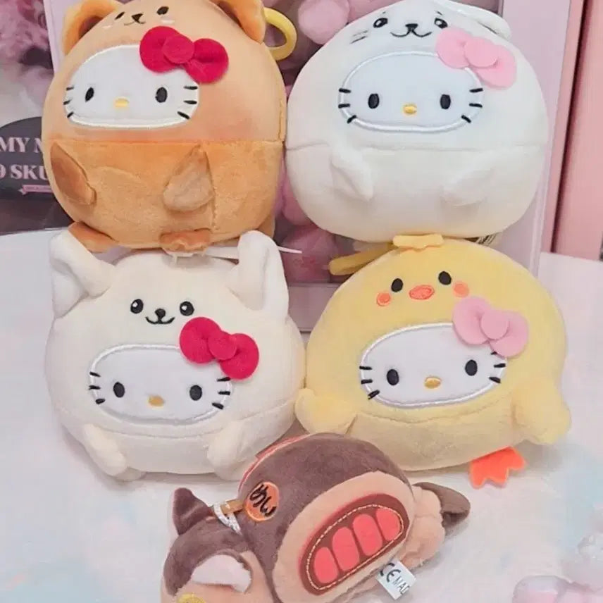 [BUNJANG] Hello Kitty Round Bread Doll 4-Piece Set / [키티 동글 빵떡 인형 4종 세트]