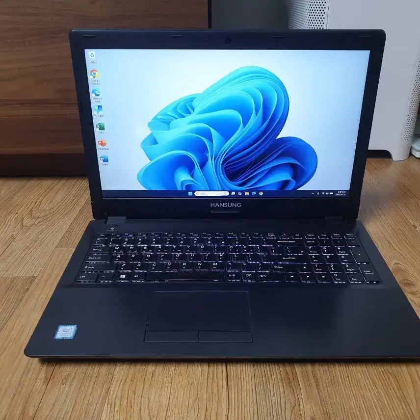 [BUNJANG] Hansung Laptop 15-inch Intel 8th Gen / 한성 노트북 15인치 (인텔 8세대) 628g 램8g