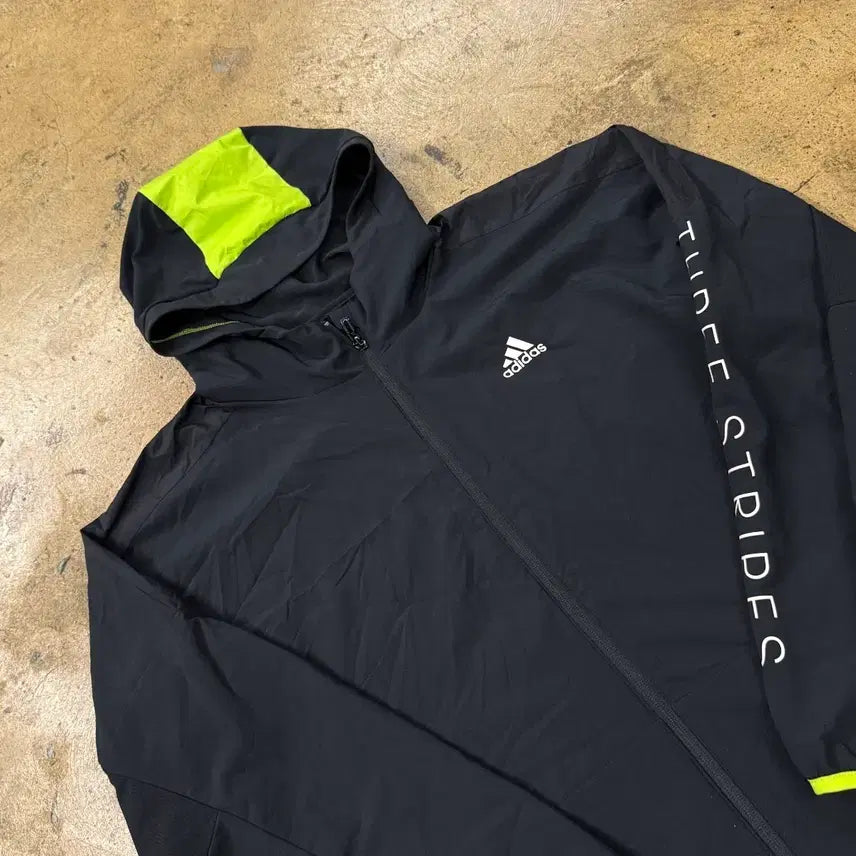 [BUNJANG] Adidas Windbreaker Jersey Black Fluorescent / [정품/160] 아디다스 바람막이 져지 블랙 형광