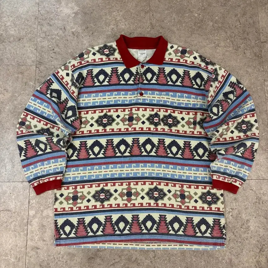 [BUNJANG] Ethnic Pattern Detail Collar T-shirt / 에스닉 패턴 디테일 카라티 