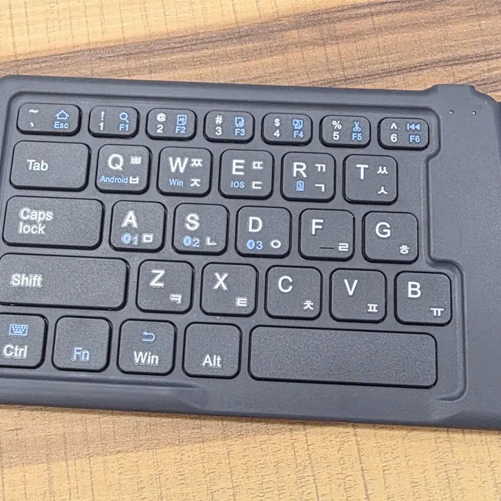 [BUNJANG] Trenit 2-Stage Folding Bluetooth Keyboard / 트렌잇 2단 접이식 블루투스 키보드