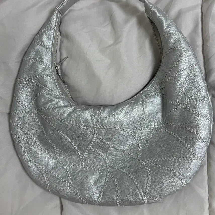 [BUNJANG] Regular Patchwork Hobo Bag Silver / 레귤라 패치워크 호보백 실버