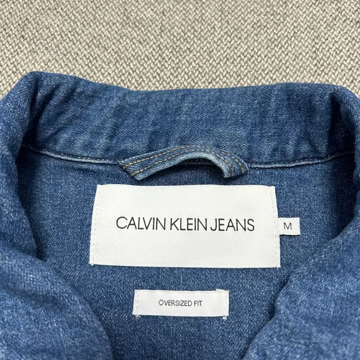 [BUNJANG] Calvin Klein Neon Patch Oversized Denim Jacket / 켈빈클라인 네온패치 오버핏 데님자켓(M)
