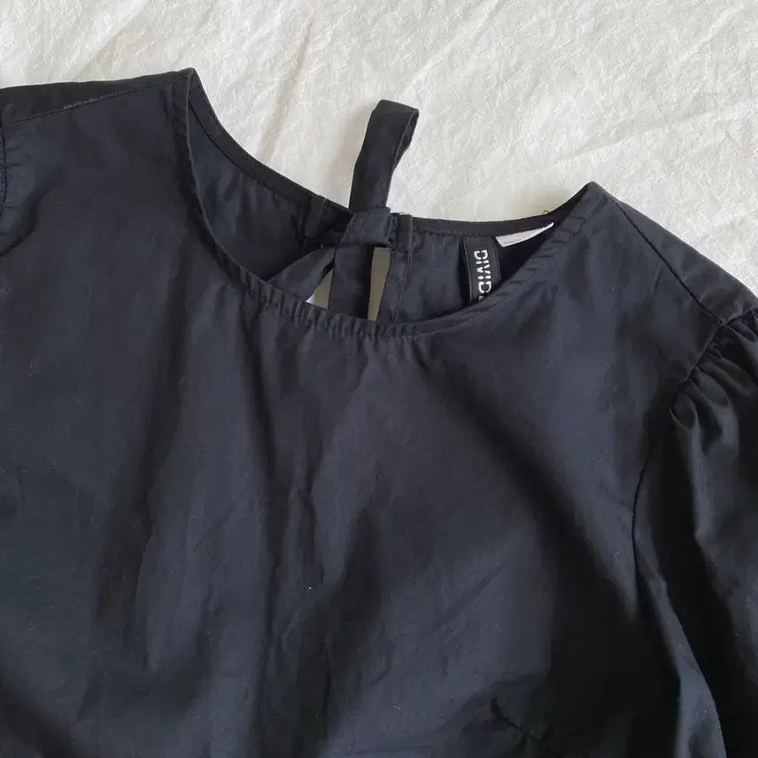 [BUNJANG] H&amp;M Black Puff Sleeve Frill Blouse / h&amp;m 블랙 퍼프소매 프릴 블라우스